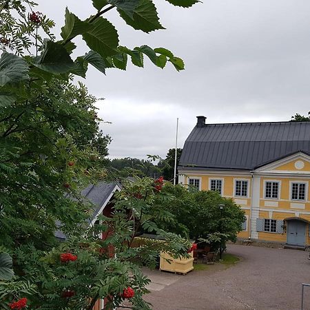 Piispan Majatalo, Pieni Erillistalo Hotel Porvoo Luaran gambar